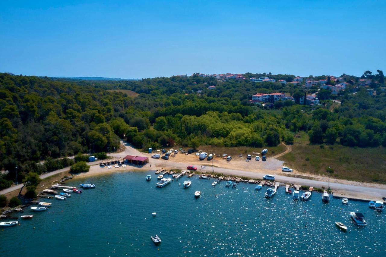 Apartments Davorka Баньоле Екстериор снимка