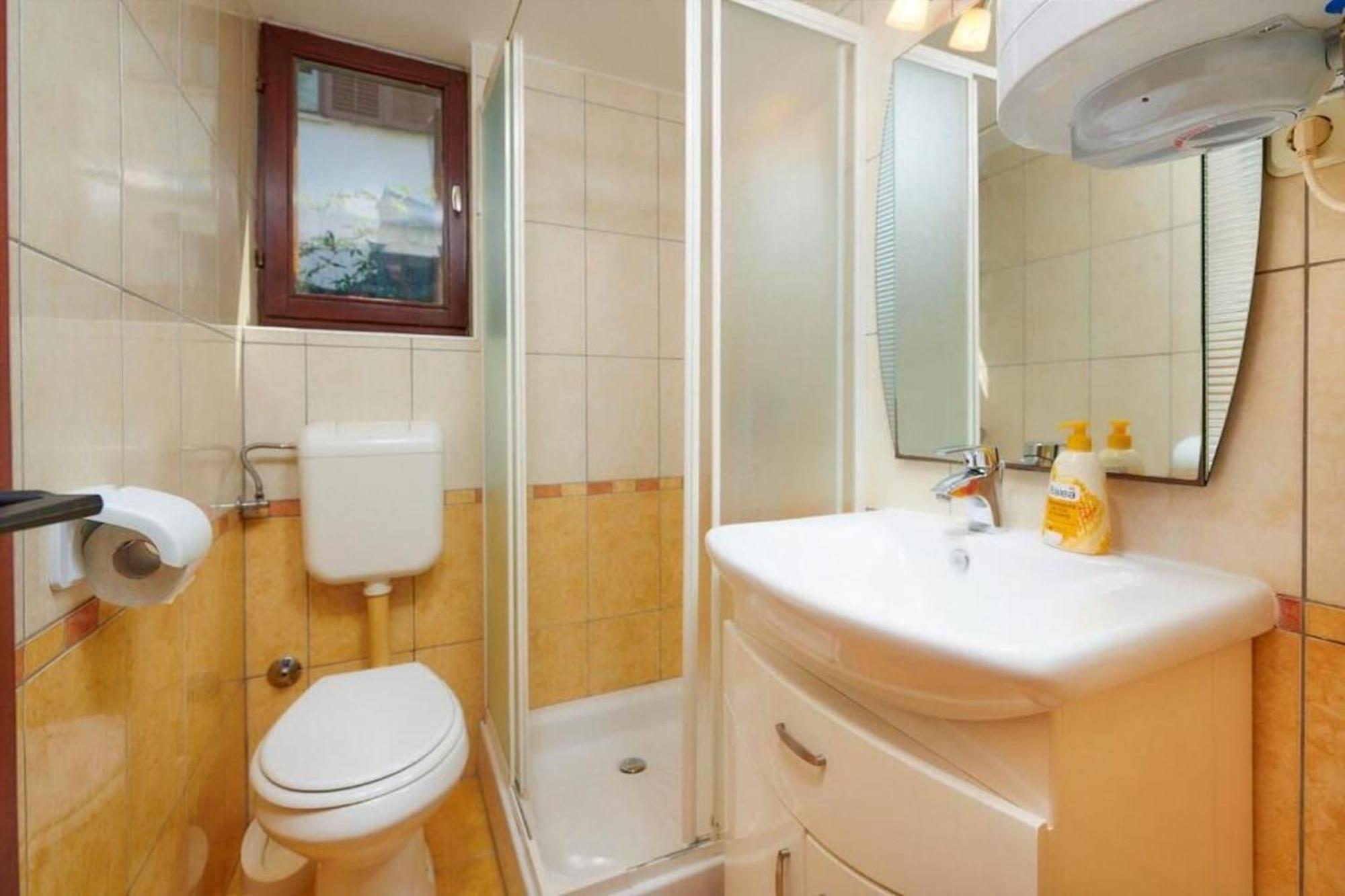 Apartments Davorka Баньоле Екстериор снимка